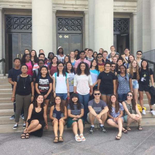 SIR introduces first year students to WashU and St. Louis