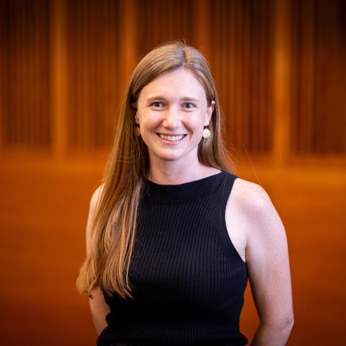 Headshot of Elizabeth Reynolds