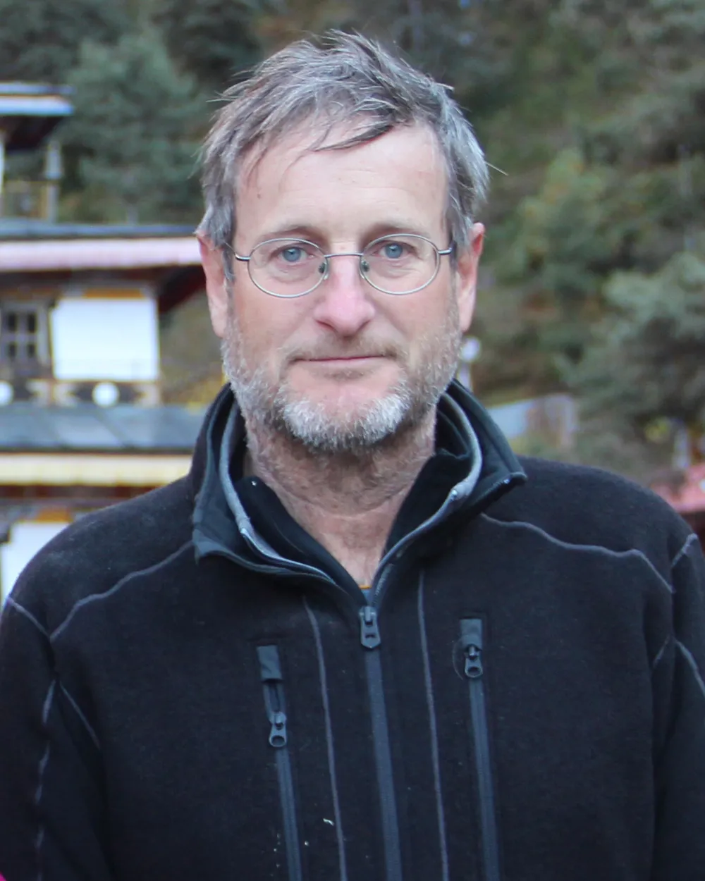 "Headshot or Geoff Childs"