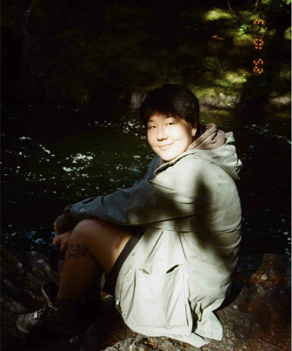 "Image of Chaochi with the background of a forest"